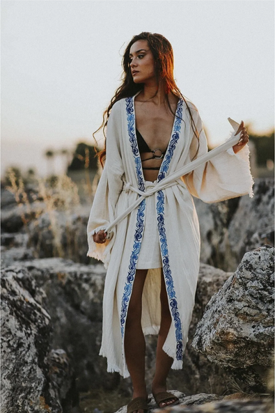 Caria Kimono - Softness with Presence