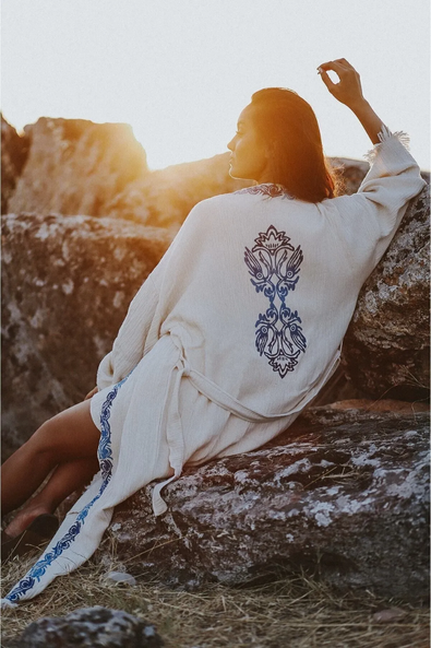 Caria Kimono - Softness with Presence