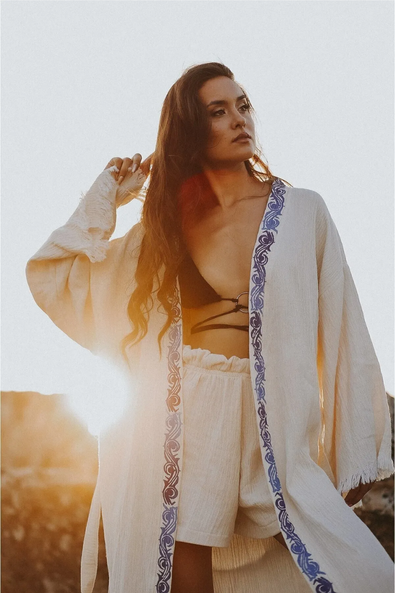 Caria Kimono - Softness with Presence